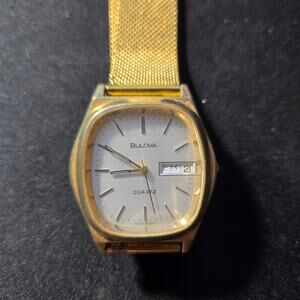 Bulova Quartz Wristwatch Gold Tone Mesh Band Day Date Swiss